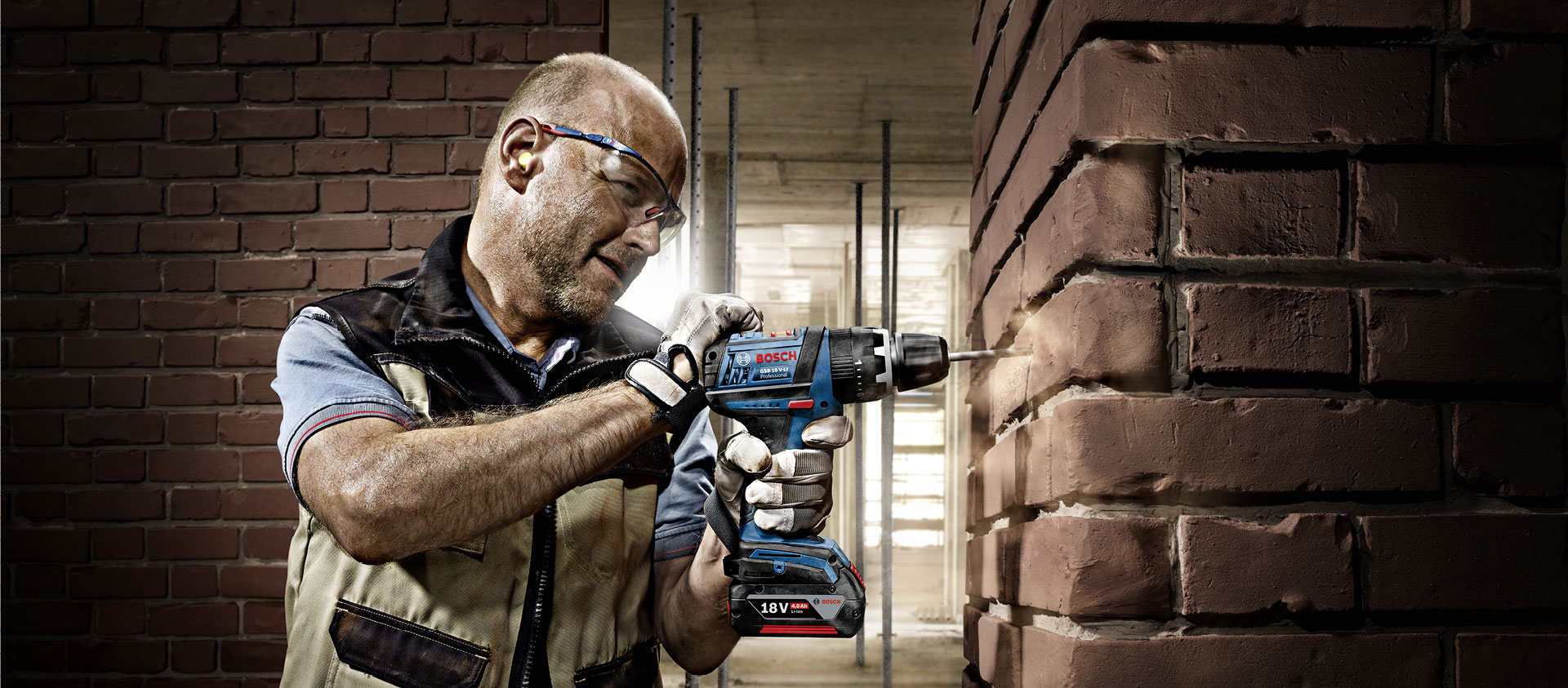 Бош работает. Bosch Repair. Repair Power Tools service Center. Bosch real-x. Power Tools in the service Center.